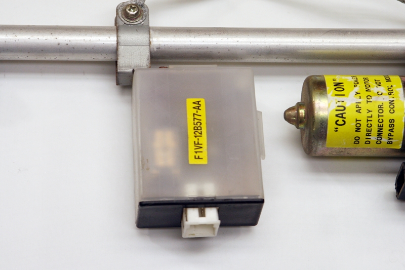 Lincoln F1VF19A018AB or F1VY18850A Power Antenna Photo